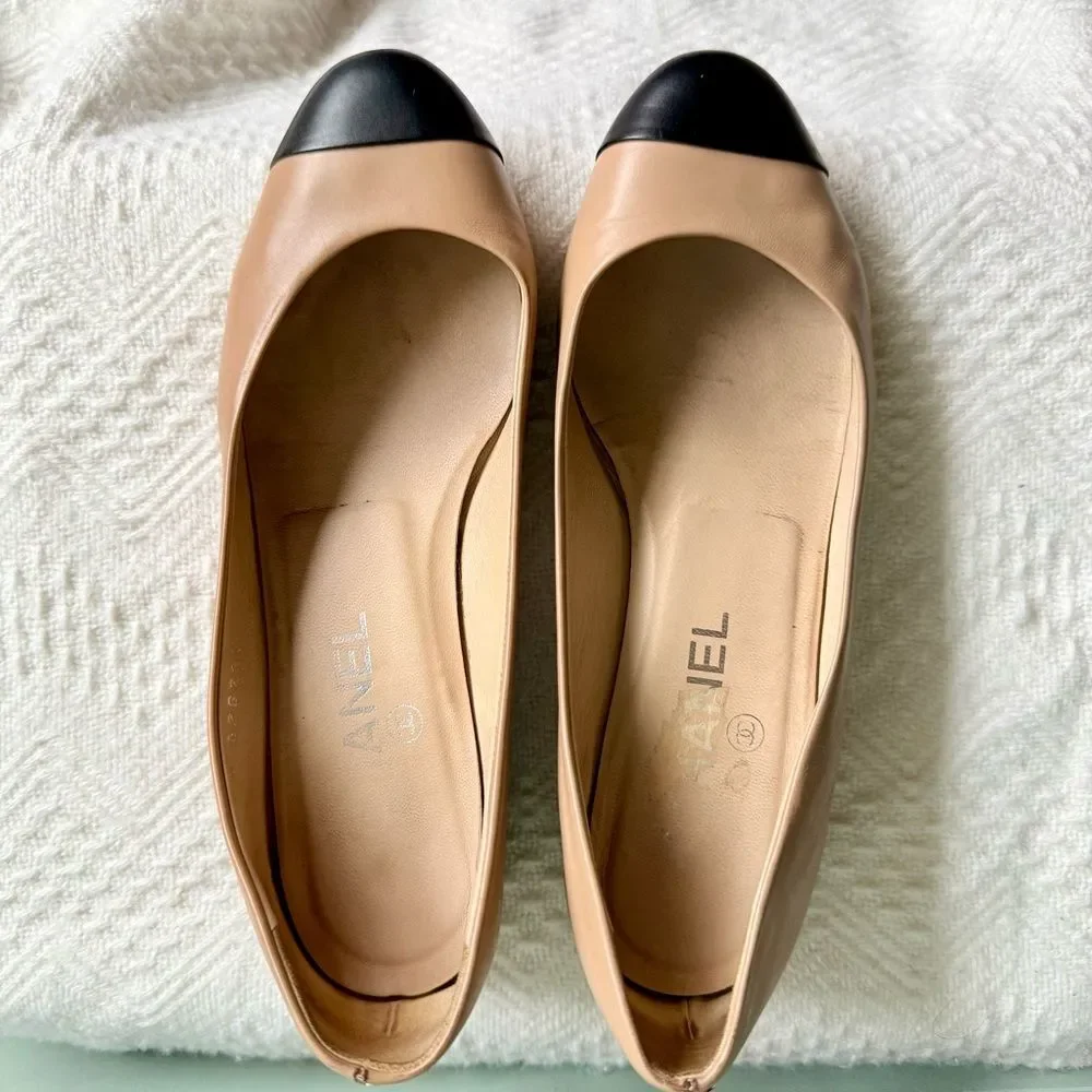 Chanel Beige/Black Leather Cap Toe Chain Ballet Flats Size US 6.5 / EU 37